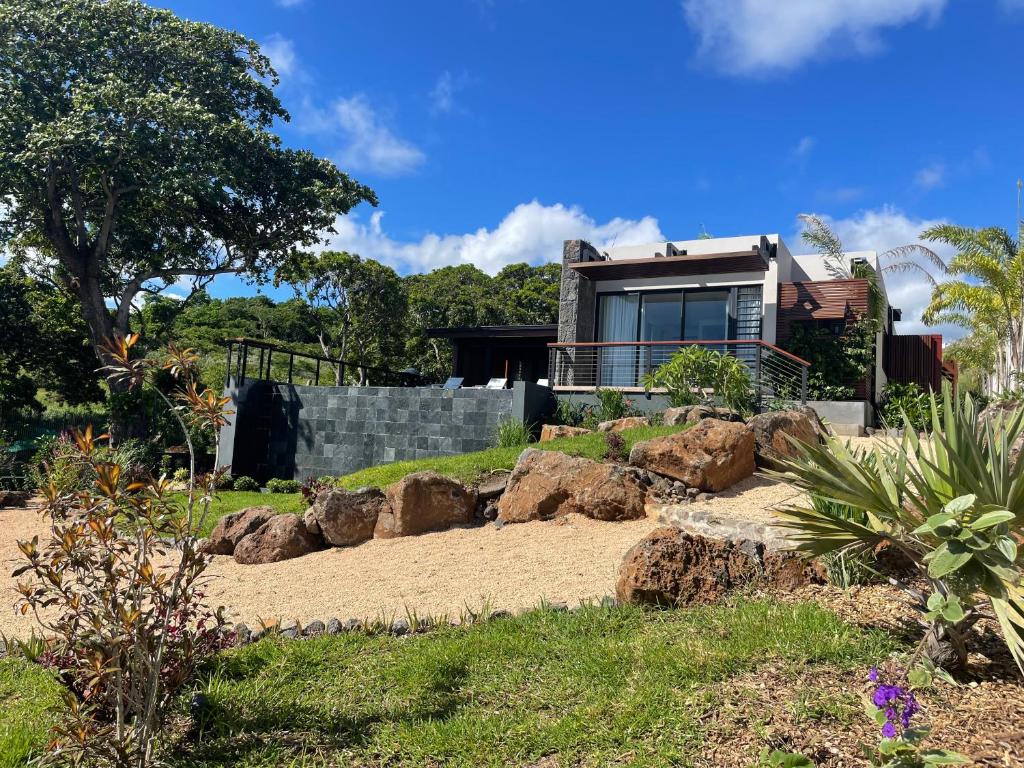 Extérieur de la Villa Lagoon View avec terrasse et piscine à Baie du Cap