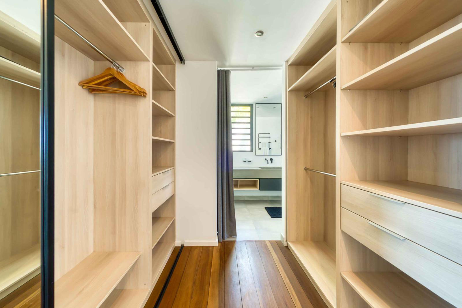 Chambre élégante avec Dressing