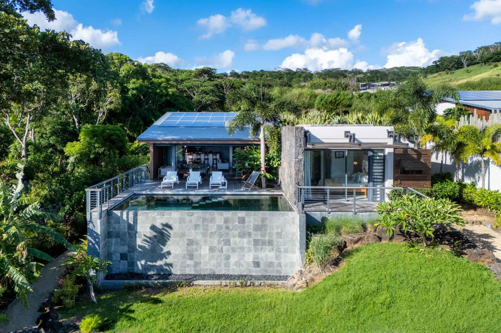 Extérieur de la Villa Lagoon View avec terrasse et piscine à Baie du Cap